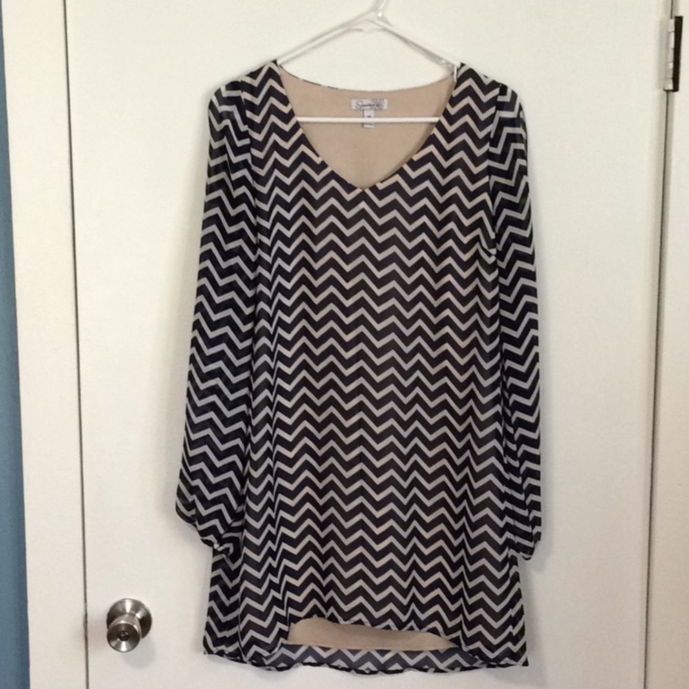 Speechless Chevron Slit Arm Shift Dress Size M